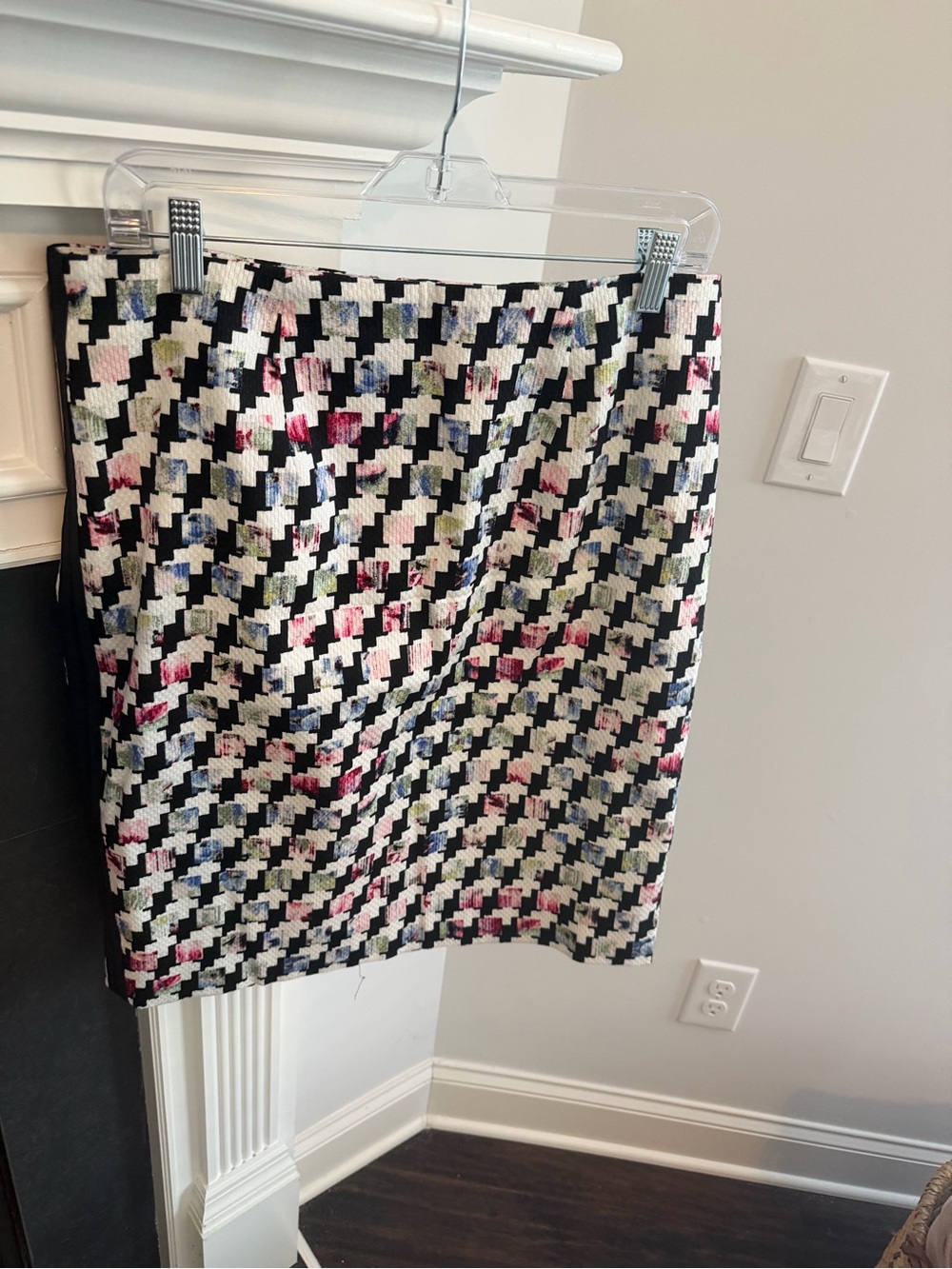White House Black Market-Floral Houndstooth Pencil Skirt - Black, White & Pink